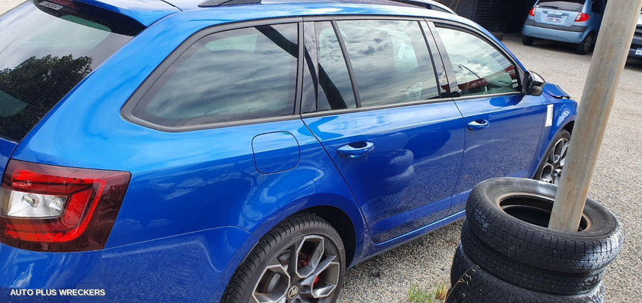 2020 Skoda Octavia Left Door Mirror