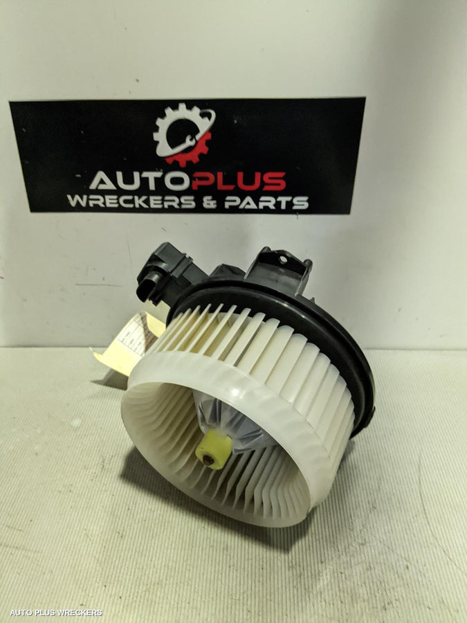 2013-2019 Toyota Corolla Heater Fan Motor