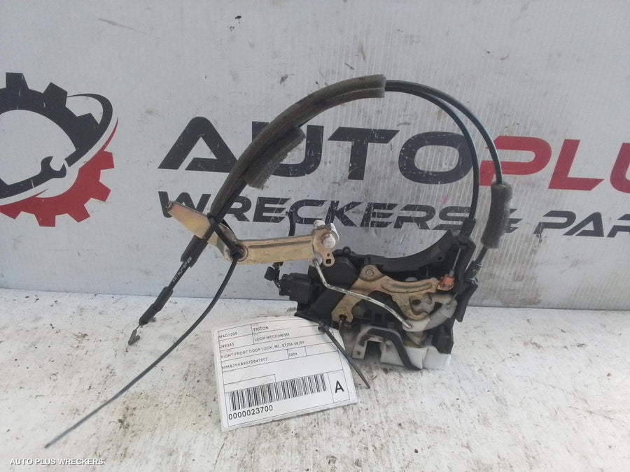 2006-2009 Mitsubishi Triton Door Boot Gate Lock