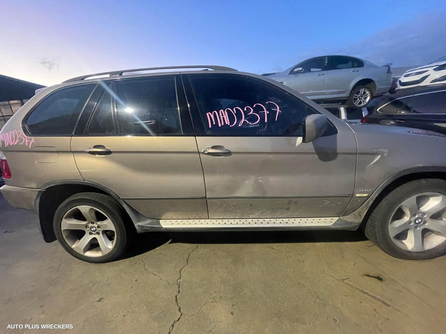 2005 Bmw X5 Left Rear Door Sliding