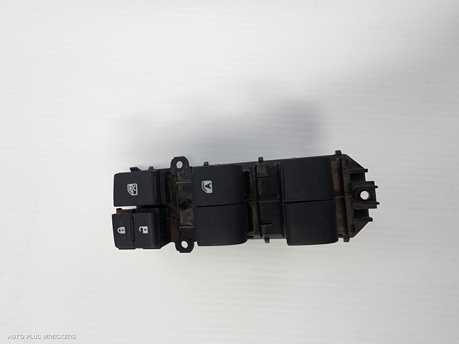 2015-2025 Toyota Hilux Pwr Dr Wind Switch