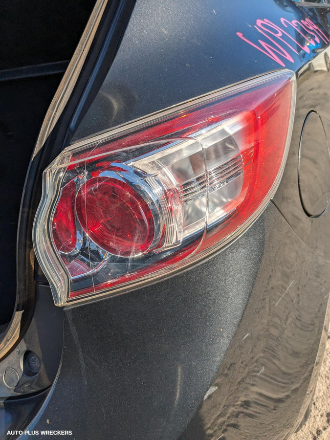 2010 Mazda 3 Left Front Door