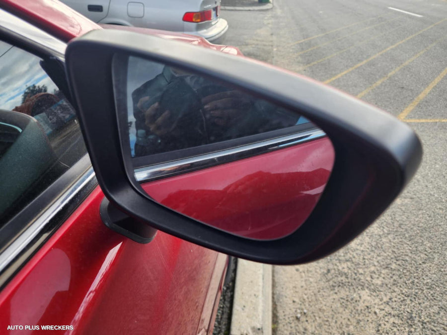 2014 Mazda 6 Right Rear Door Sliding