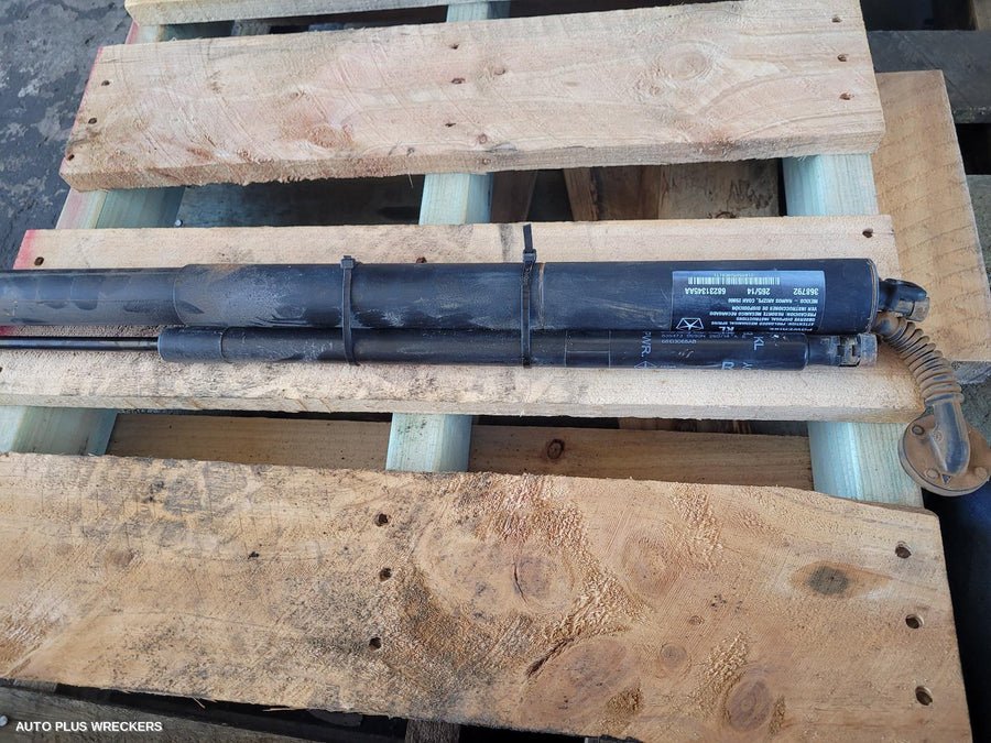 2014-2022 Jeep Cherokee Hatch Strut