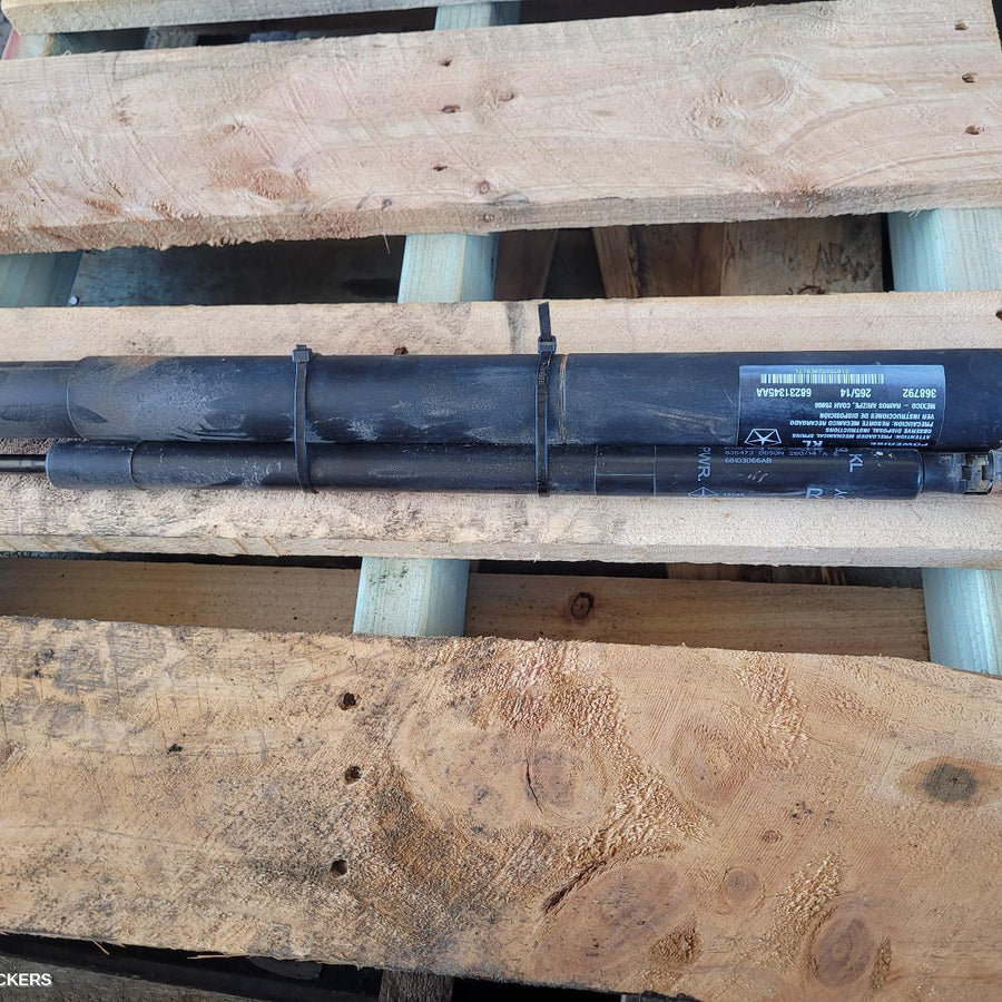 2014-2022 Jeep Cherokee Hatch Strut