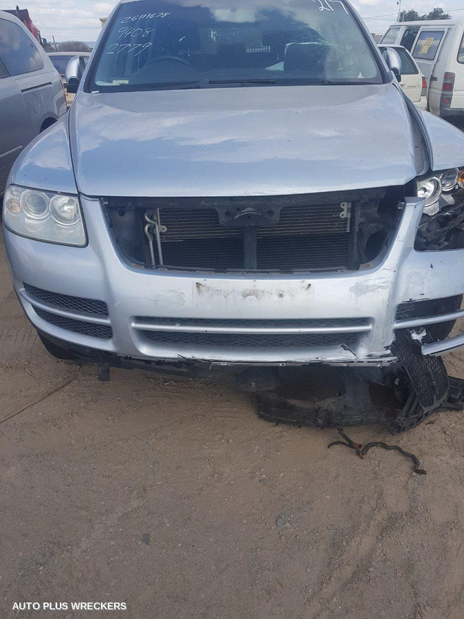 2003 Volkswagen Touareg Left Front Door