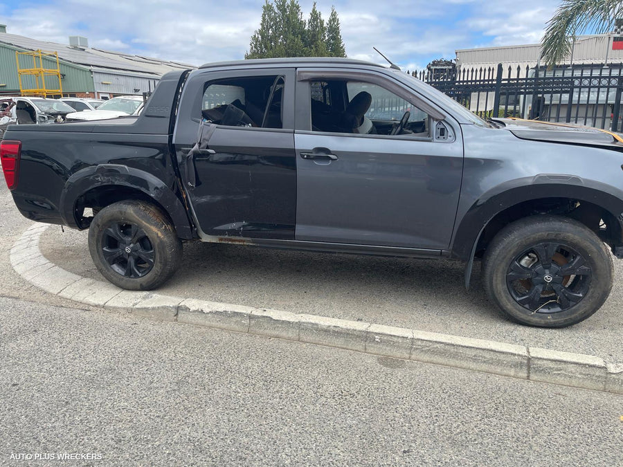 2022 Mazda Bt50 Left Guard