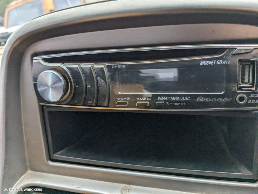 2008 Nissan Navara Left Guard