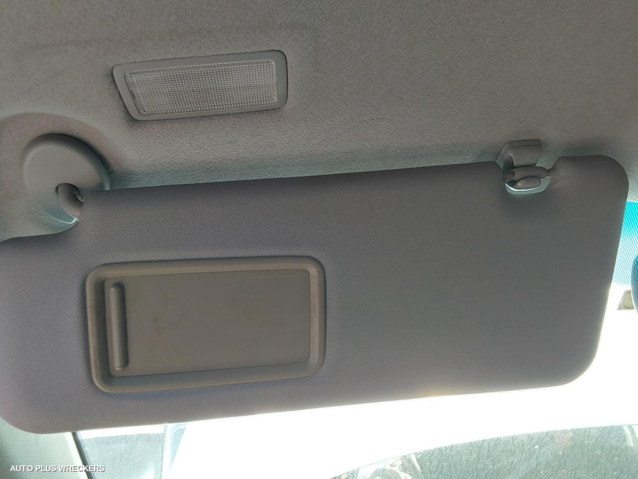 2007 Toyota Kluger Right Front Door Window