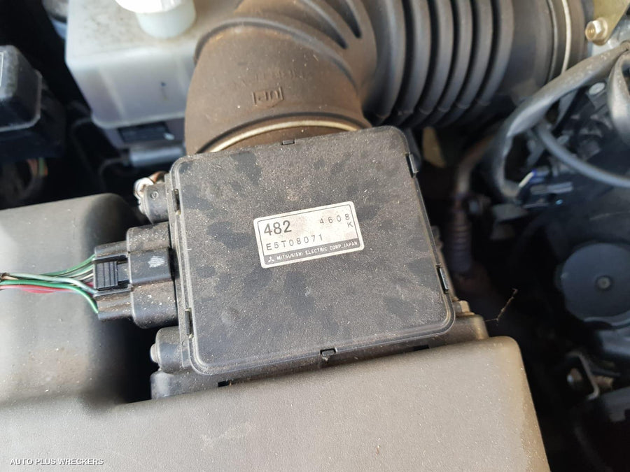 2004 Mitsubishi Pajero Left Front Door