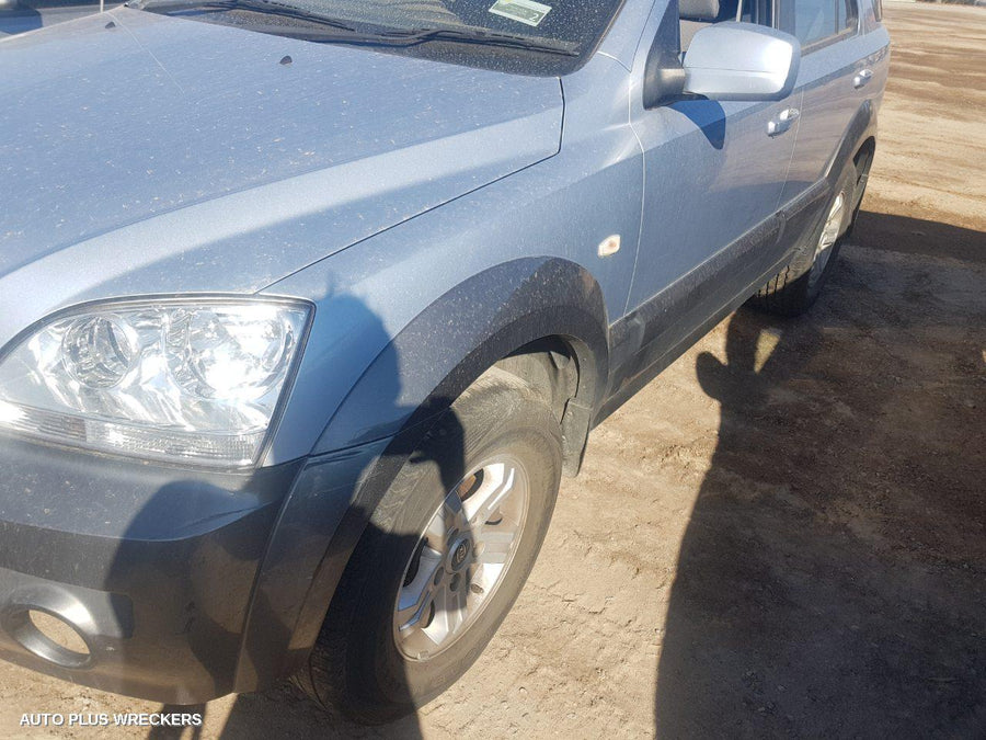 2003-2006 Kia Sorento Left Guard