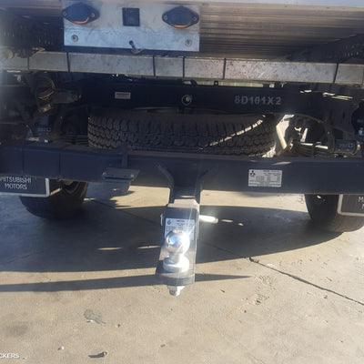 2018 Mitsubishi Triton Right Front Hub Assembly