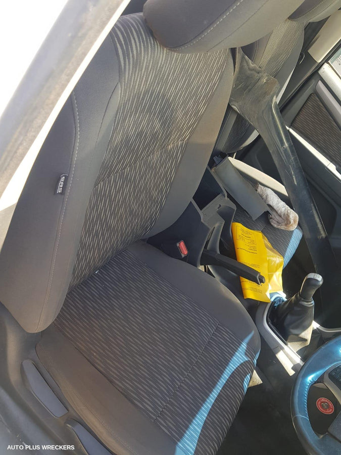 2016 Holden Colorado Door Boot Gate Lock