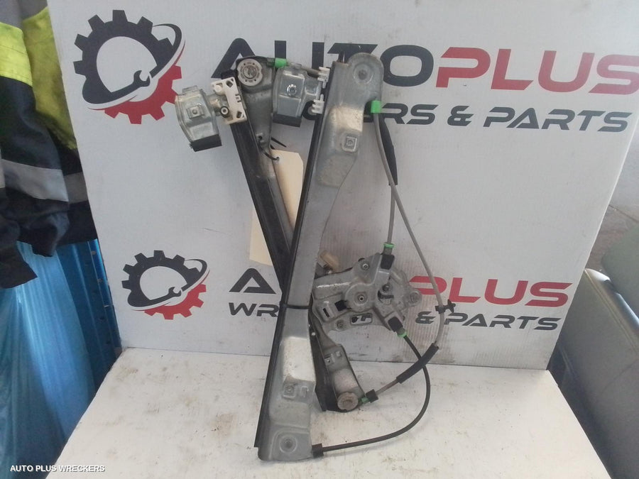 2014 Holden Commodore Left Front Window Reg Motor
