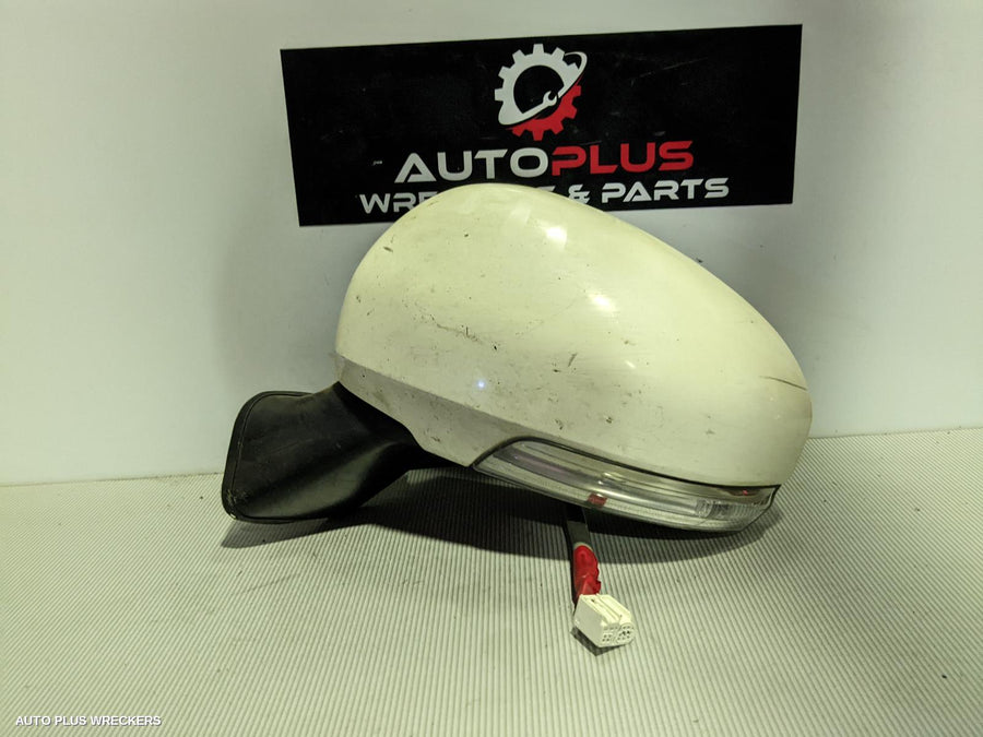 2009-2012 Toyota Prius Left Door Mirror