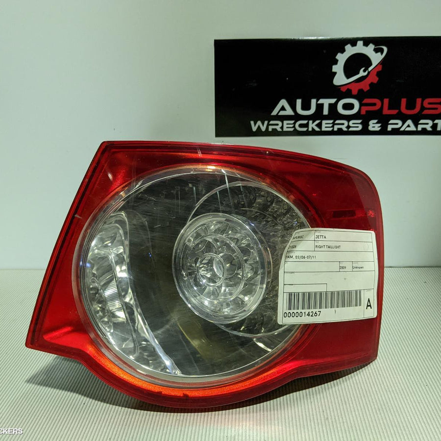 2009 Volkswagen Jetta Right Taillight