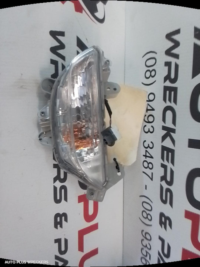 2013-2016 Mazda 3 Right Indicator Fog Side