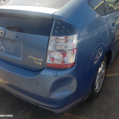 2005 Toyota Prius Bonnet