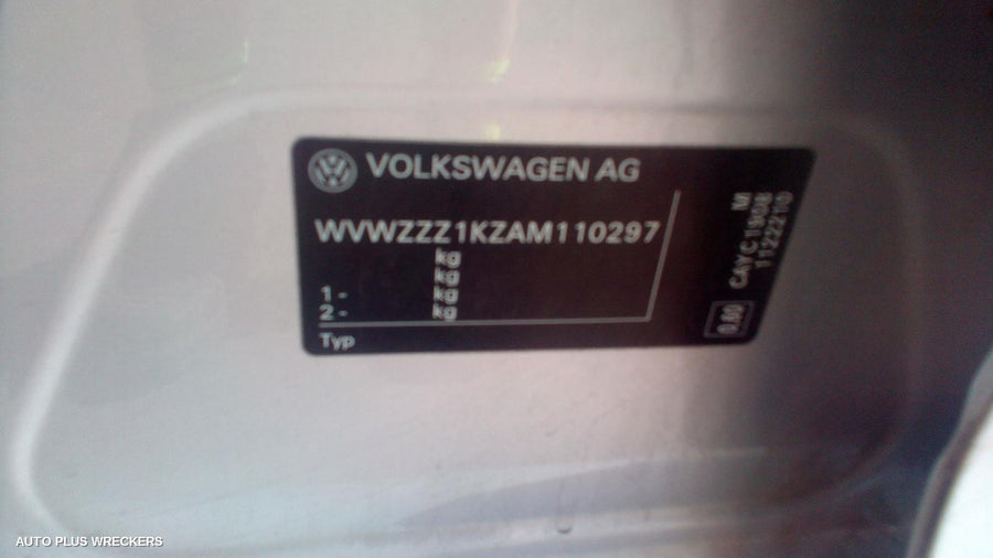 2010 Volkswagen Jetta Right Taillight