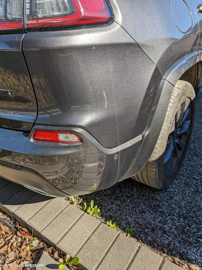 2020 Jeep Cherokee Right Guard
