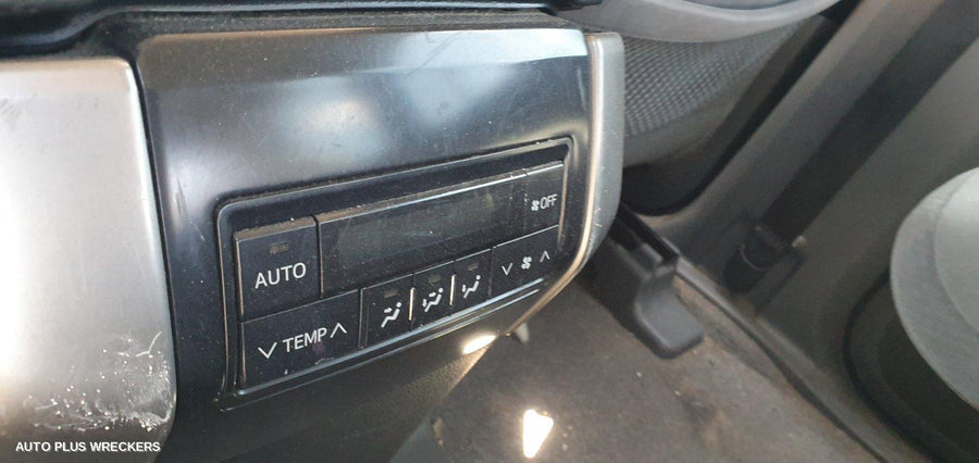 2010 Toyota Prado Door Handle