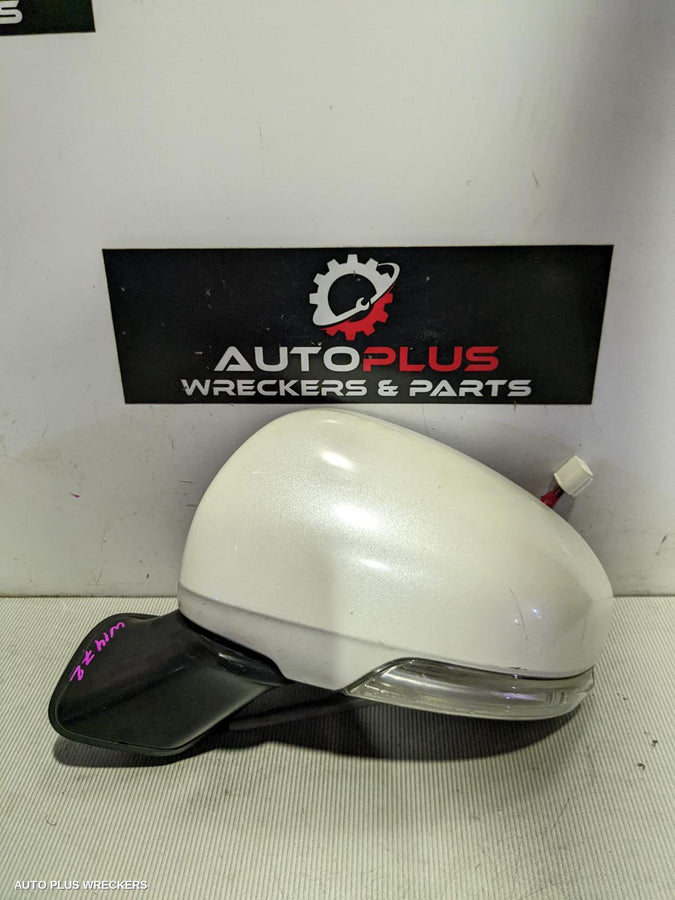 2010 Toyota Prius Left Door Mirror