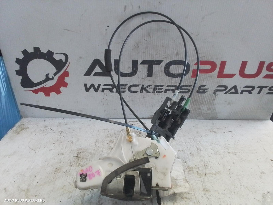 2005-2015 Toyota Hilux Door Boot Gate Lock