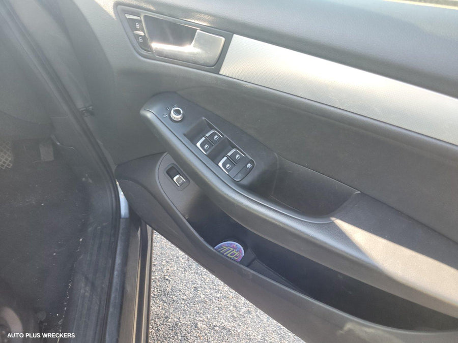 2013 Audi Q5 Left Taillight