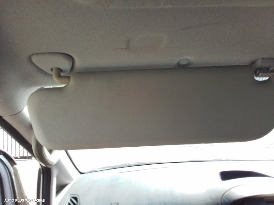 2011 Hyundai Iload/imax Sunvisor