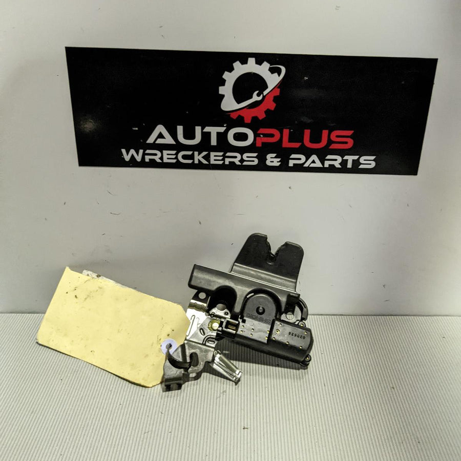 2004 Lexus Es300 (92-05) Door Boot Gate Lock