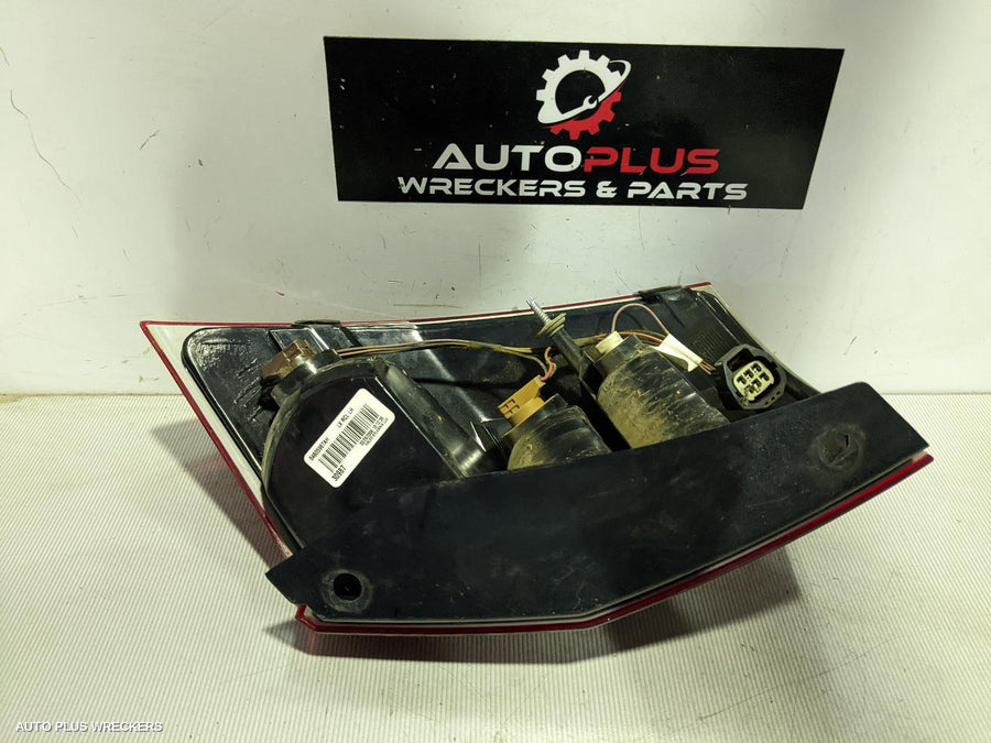 2008 Chrysler 300c Left Taillight