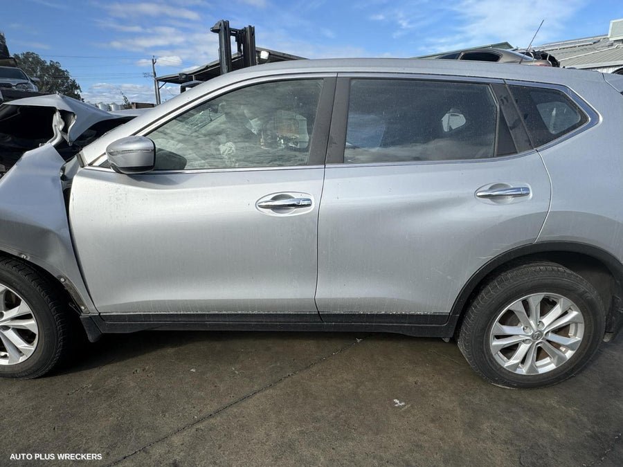 2016 Nissan Xtrail Right Front Hub Assembly