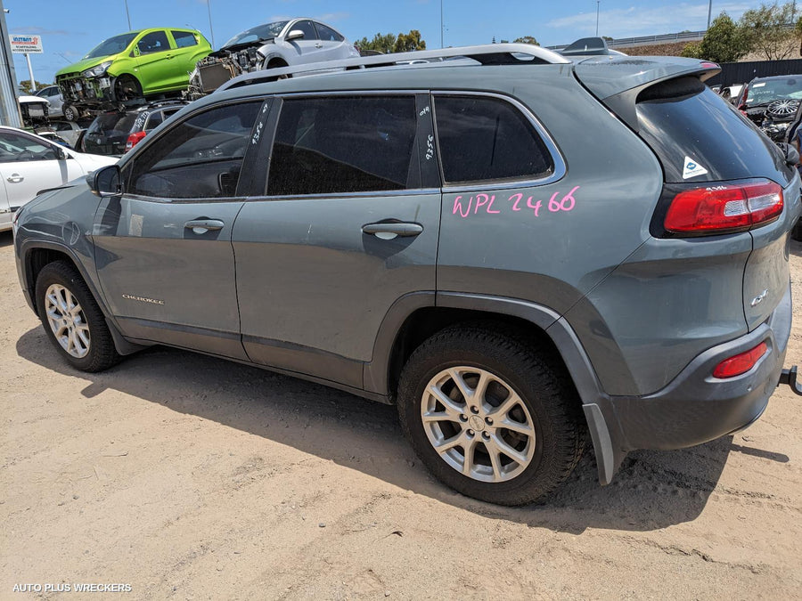 2014-2018 Jeep Cherokee Left Taillight