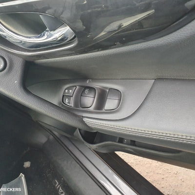 2018 Nissan Xtrail Overflow Bottle