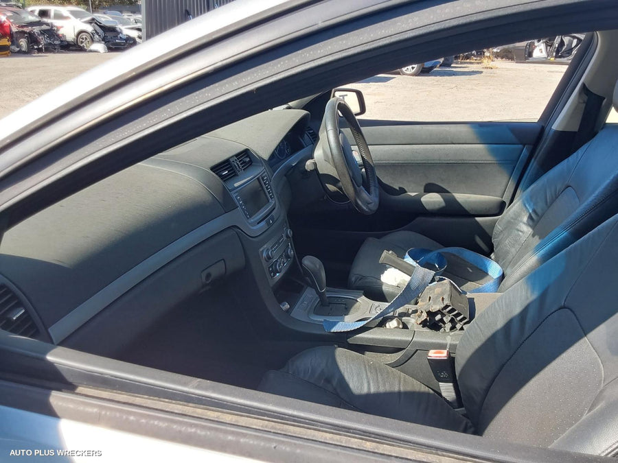 2012 HOLDEN COMMODORE COURTESY LIGHT