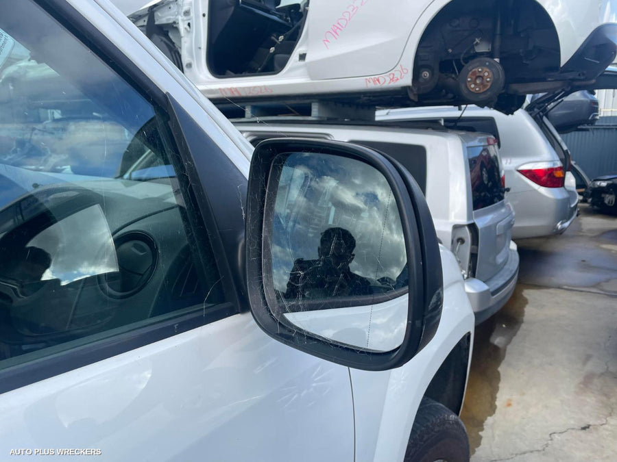 2016 Volkswagen Amarok Left Rear Door Window