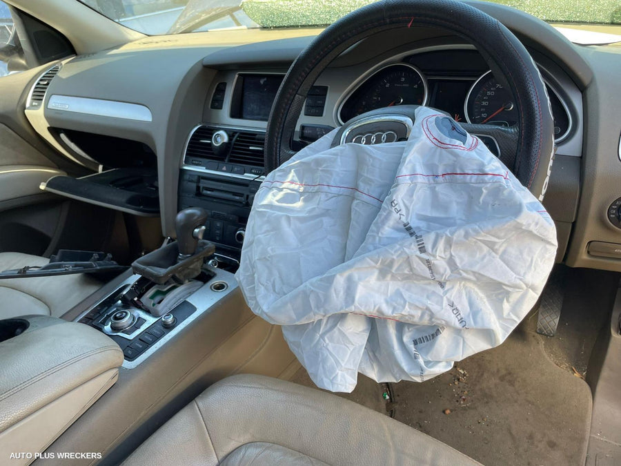 2011 Audi Q7 Hatch Strut