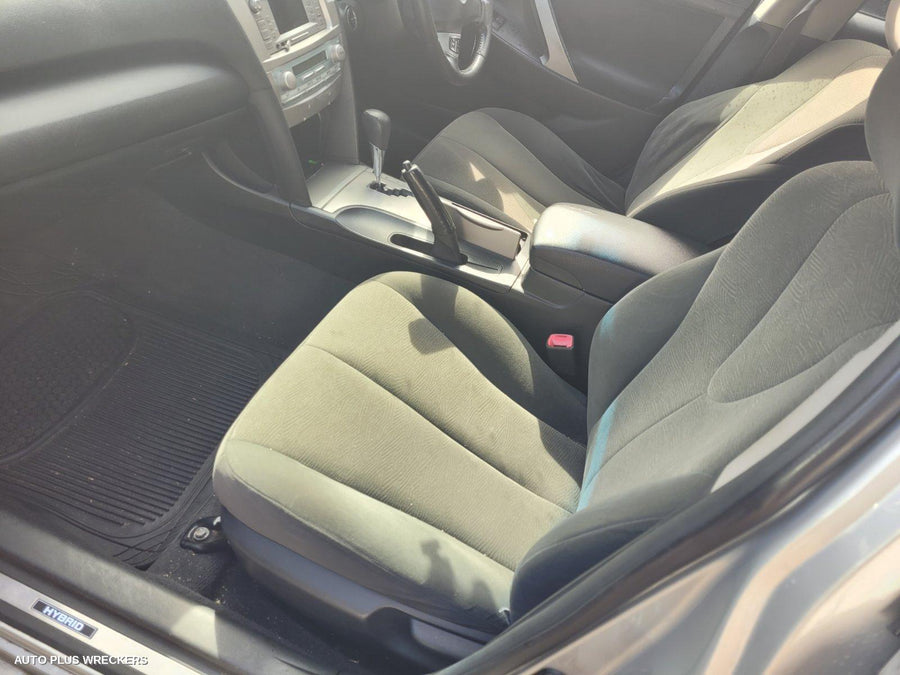 2010 Toyota Camry Rear Garnish