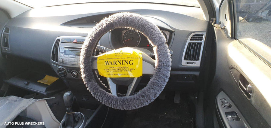 2013 Hyundai I20 Left Front Door Window