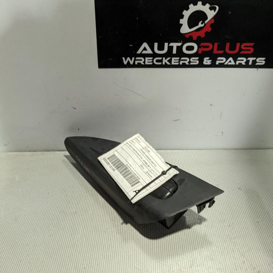 2014 Nissan Pulsar Pwr Dr Wind Switch