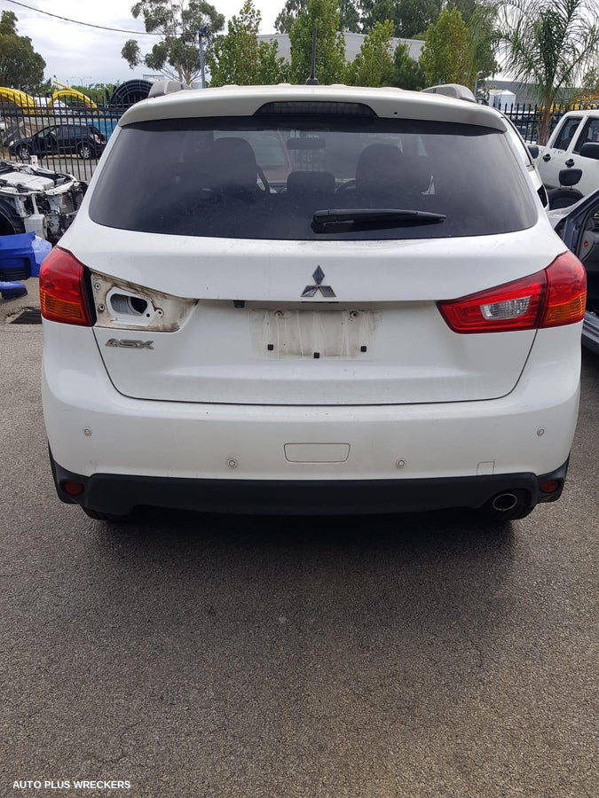 2014 Mitsubishi Asx Headrest