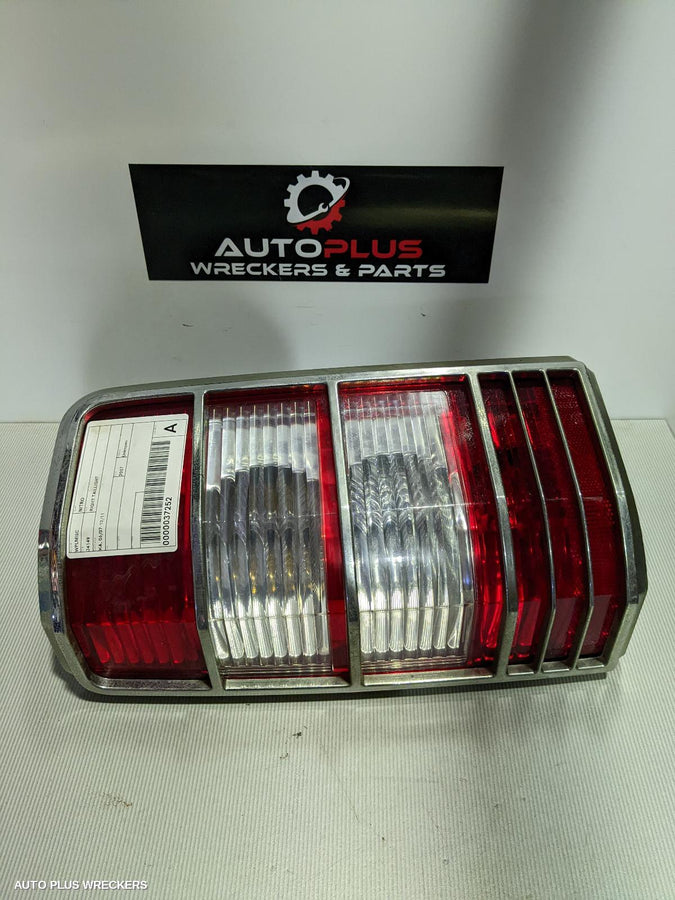 2007 Dodge Nitro Right Taillight