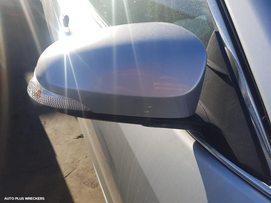 2012 Toyota Aurion Right Front Window Reg Motor