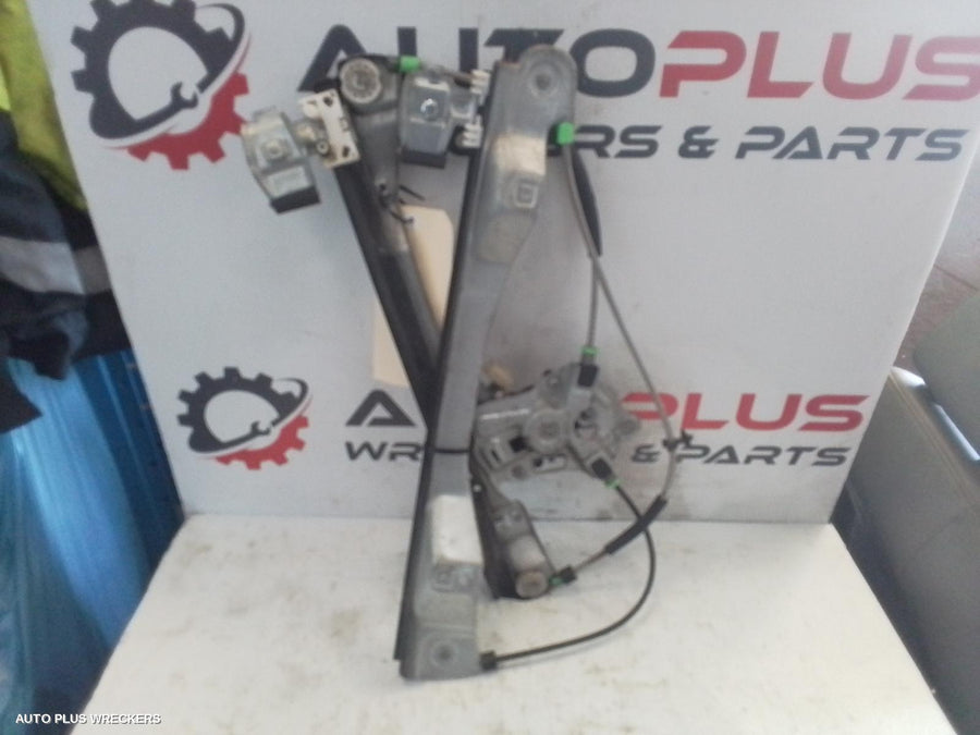 2014 Holden Commodore Left Front Window Reg Motor