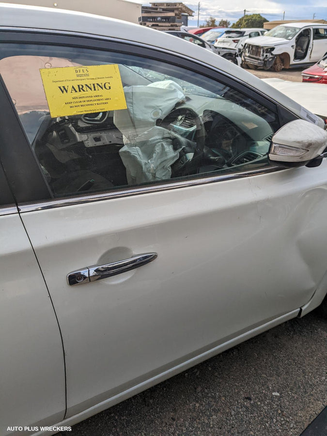 2015 Nissan Pulsar Left Door Mirror