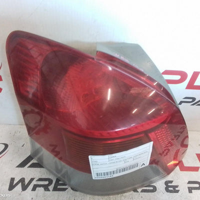 2006 Toyota Yaris Left Taillight