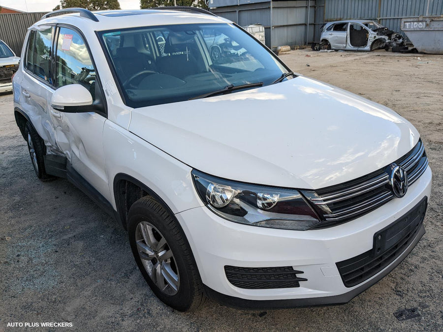 2012 Volkswagen Tiguan Left Front Lower Control Arm