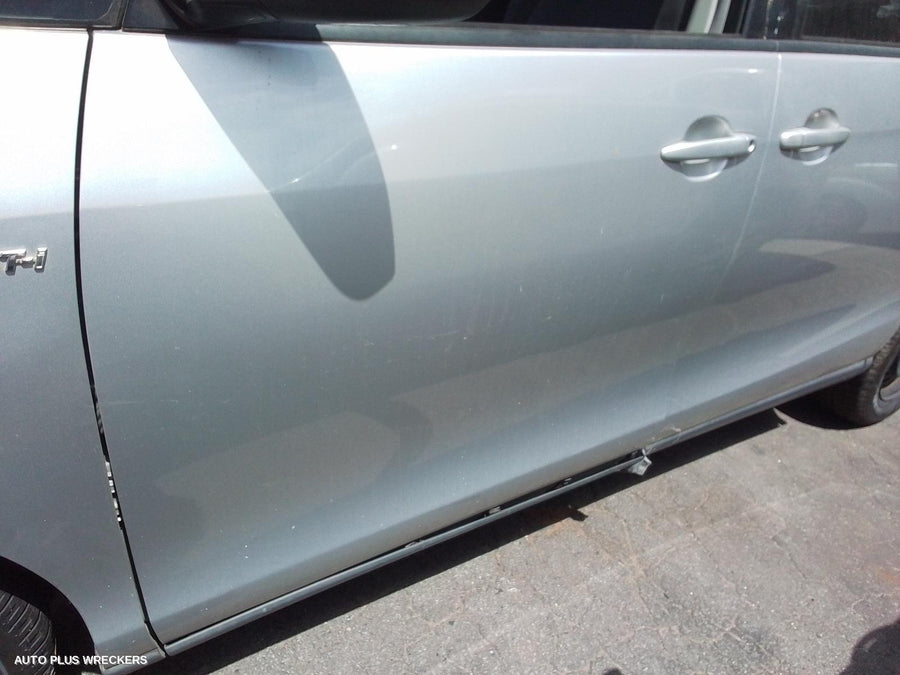 2006 Toyota Tarago Radiator