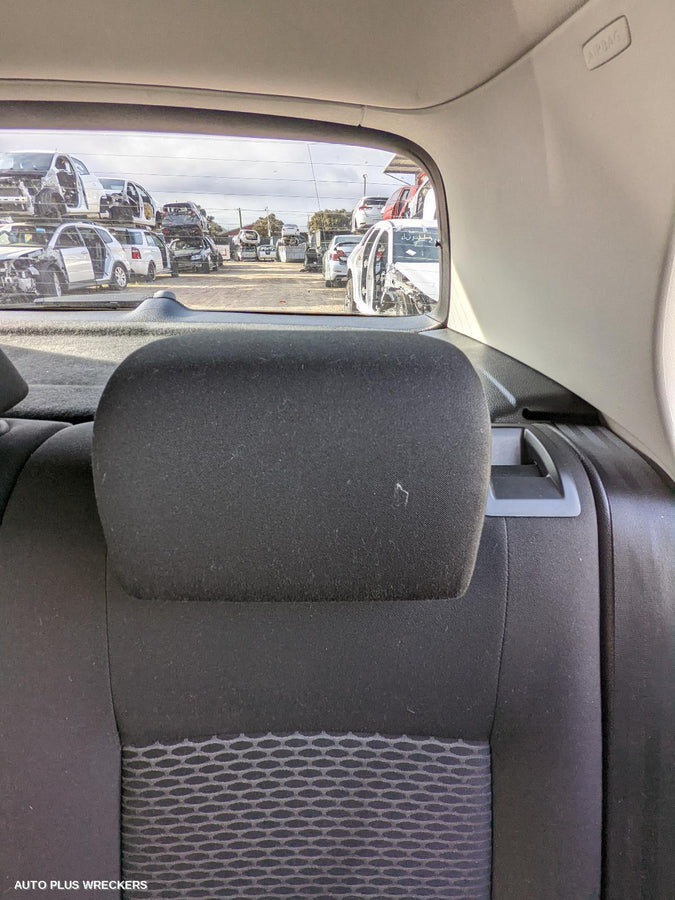 2011 Volkswagen Golf Left Rear Door Window