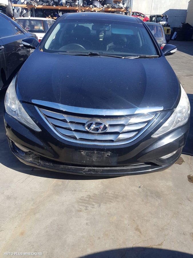 2010 Hyundai I45 Right Rear Door Window